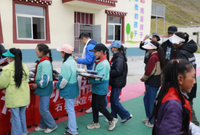 為孩子未來這應社會供給助力為孩子的成長供給豐厚的養料