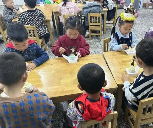 教師先行課程浸潤家園校協同構建起三位一體的幼小聯接機制 教師先行課程浸潤家園校協同構建起三位一體的幼小聯接機制