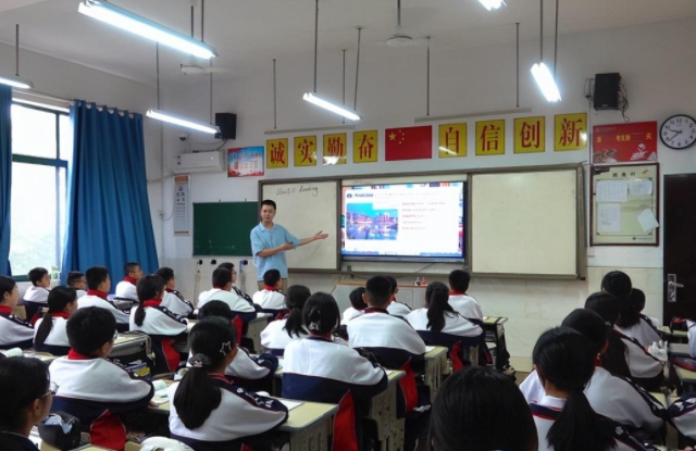 教育的數字化網絡化等特點使其較傳統教育管理更加透明 教育的數字化網絡化等特點使其較傳統教育管理更加透明