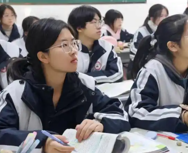 自己的學(xué)習(xí)狀態(tài)和興趣愛(ài)好做選擇減量我們才能真的減負(fù)