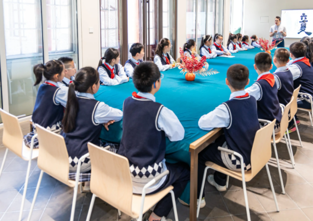 內(nèi)在展開之道盡力建造成為一所學(xué)生喜歡家長(zhǎng)認(rèn)同滿意的校園