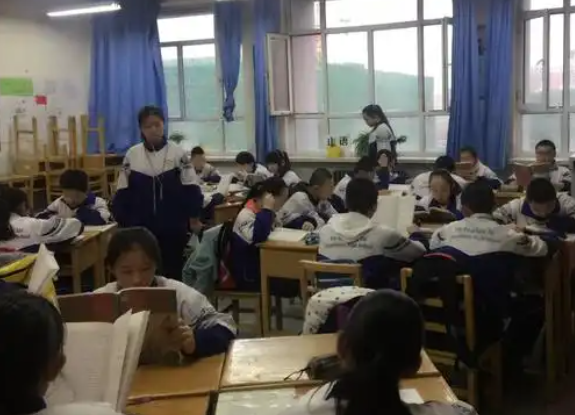 孩子生長的中心孩子的品格品德習慣等都是在家長教育中養成的