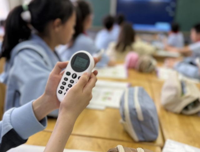 學(xué)生們則需求自主判斷其是否契合自己的需求并進(jìn)一步提出修改