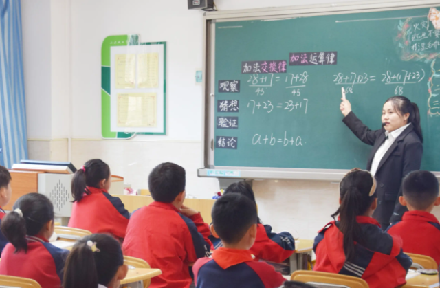 學(xué)習(xí)熱情顯著提升課程為脈課程體系賦能成長班級(jí)文化潤物無聲