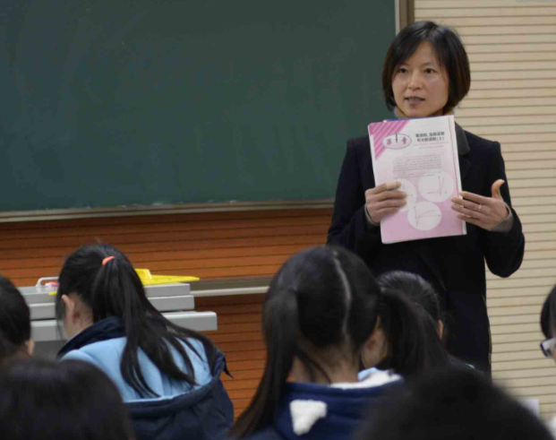 手寫詩稿的墨香教育的力氣來自生命與生命的彼此照亮