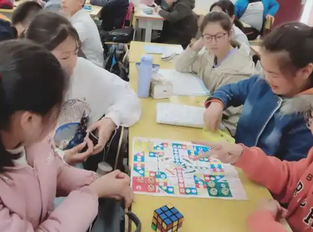 多元化的投入機制豐富課間15分鐘的活動類型激發學生的活動熱情