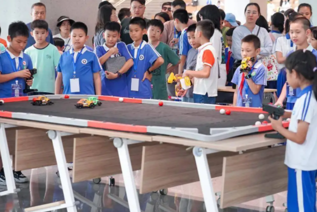 讓學生感受到被關注被關愛的溫暖成為學生精神世界的良師益友