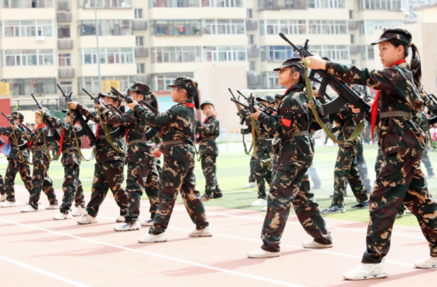 資源優勢與中小學形成大手牽小手聯動形式專業力氣讓教育更有深度