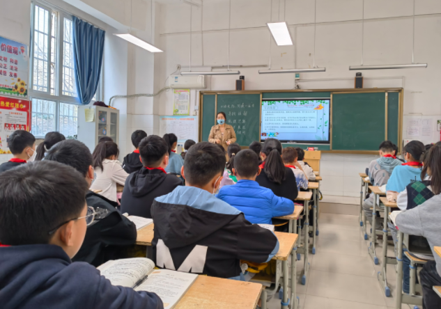高效個性化的服務為校園辦學思路清晰辦理精密特征鮮明