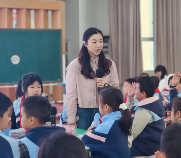 優(yōu)質(zhì)師資向鄉(xiāng)村學(xué)校薄弱學(xué)校流動(dòng)有效緩解師資短缺情況