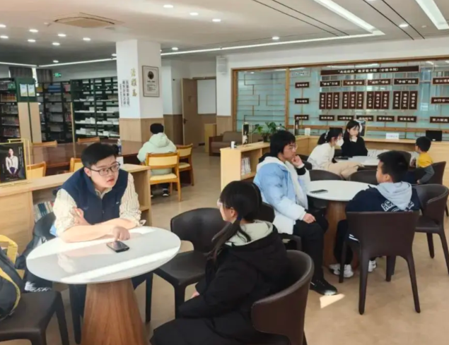 學術引領不只有助于學生理性挑選專業也提升了其大學學習的適應才能