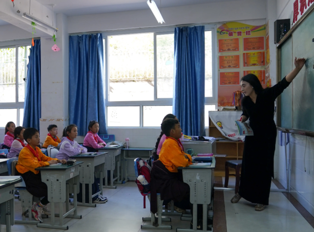 運用中平均每節課要進行4-5次的有效互動和數據反饋 運用中平均每節課要進行4-5次的有效互動和數據反饋