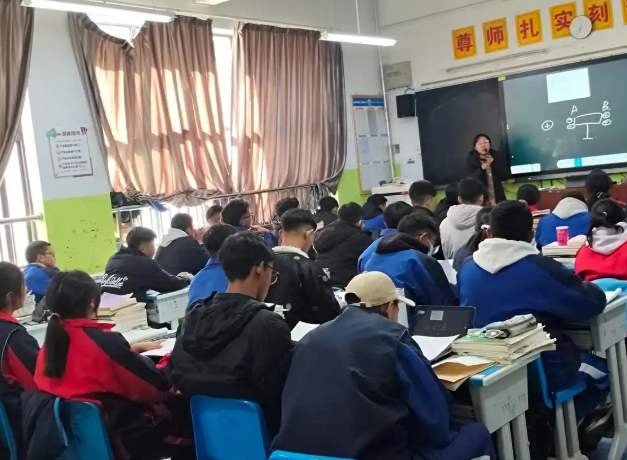 讓思政課愈加可親可感學生感同身受教育作用更好 讓思政課愈加可親可感學生感同身受教育作用更好