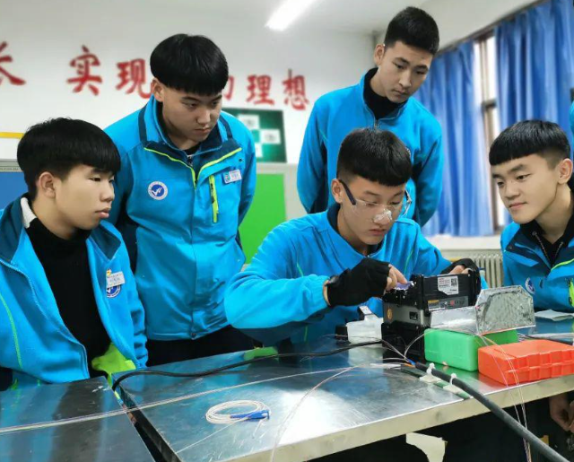 多元化的課程設置破解學用脫節經過深度的校企合作打通人才培育壁壘