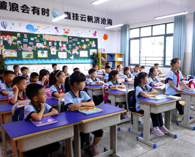 化為甘霖滋潤每一株嫩芽讓教育均衡發展的紅利惠及更多家庭